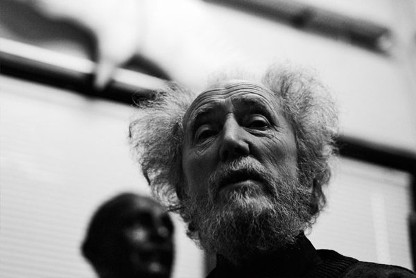 Erlingur Jónsson myndhöggvari er fyrsti Listamaður Reykjanesbæjar en hann var útnefndur árið 1991.