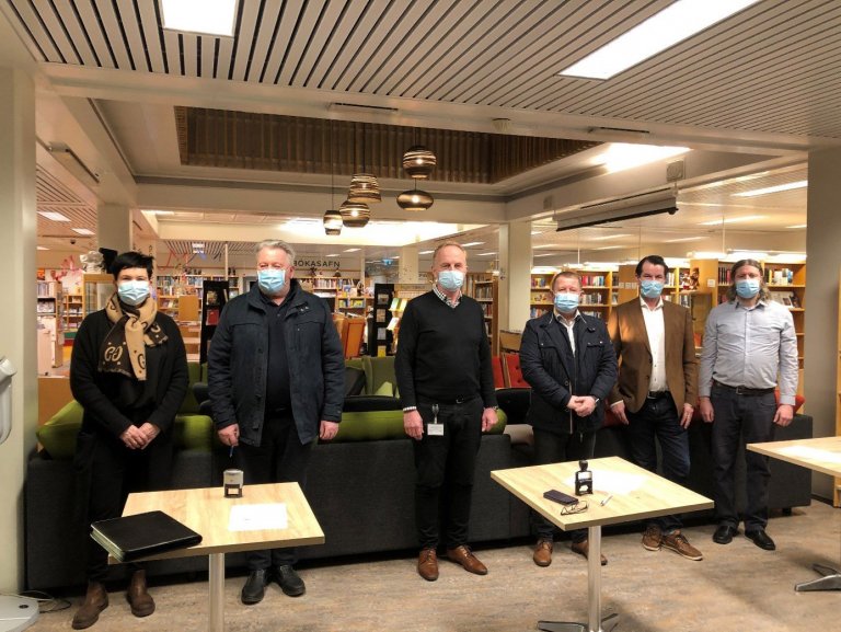 Fulltrúar TM, Consello og Reykjanesbæjar við undirritun vátryggingarsamnings