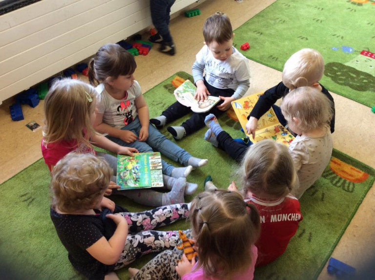 Markvisst er unnið með læsi í heilsuleikskólanum Garðaseli ásamt öðrum þáttum í skólastarfi