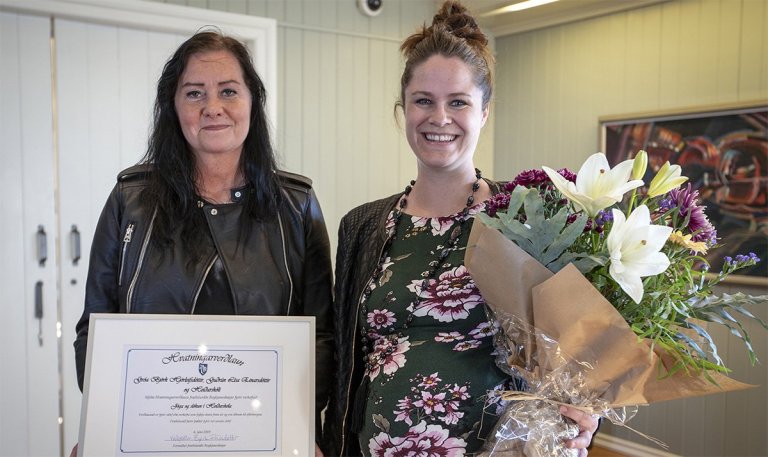 Gróa Björk Hjörleifsdóttir og Guðrún Lísa Einarsdóttir hlutu hvatningarverðlaun fræðsluráðs 2019 fy…