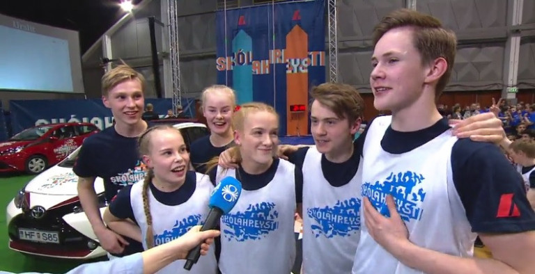 Sigurreifir keppendur úr Heiðarskóla þau Ástrós Elísa, Bartosz, Eyþór og Ingibjörg Birta ásamt vara…