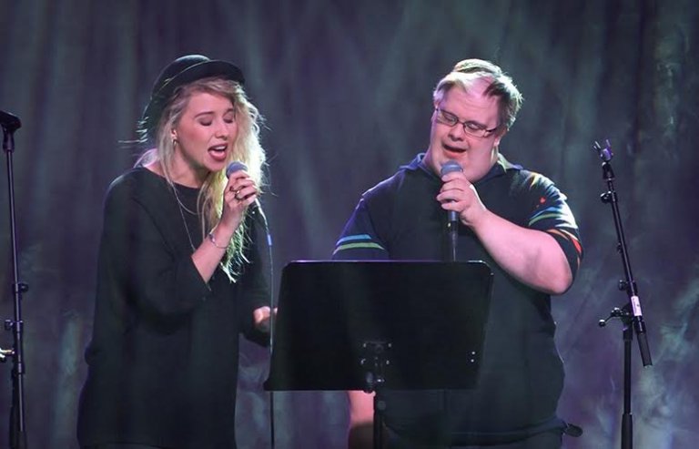 Salka Sól og Davíð Már Guðmundsson syngja dúett