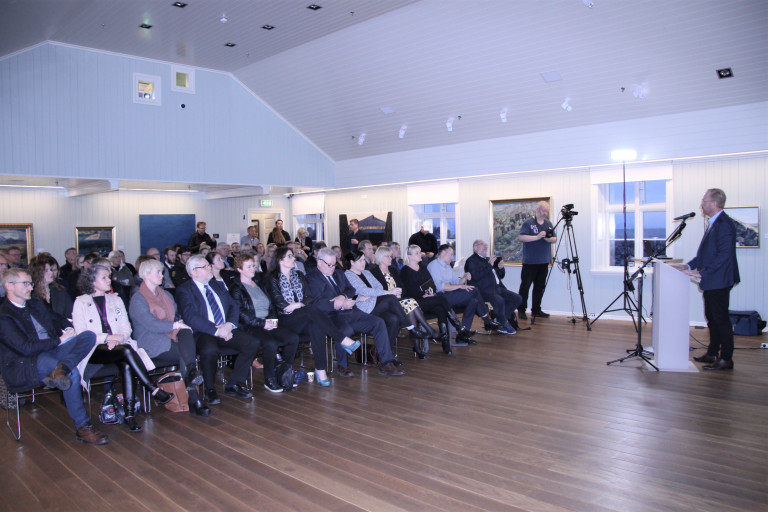 Þéttsetinn Bíósalur á opnum fundi um fjárveitingar ríkisins til stofnana á Suðurnesjum í gær.