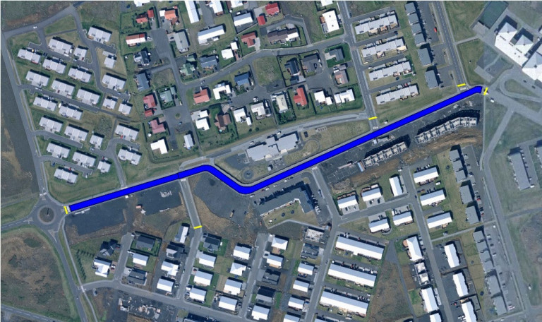 Bláa línan á mynd er vegakaflinn sem verður malbikaður.