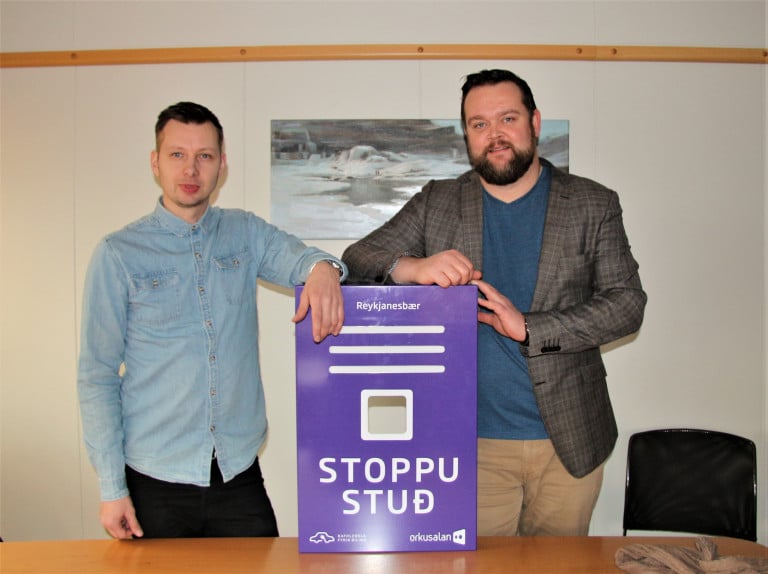 Friðrik Valdimar Arnarson og Hafliði Ingason komu færandi hendi til Reykjanesbæjar í gær með Stoppu…