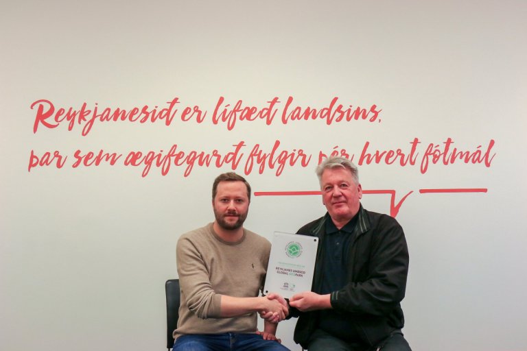 Frá undirritun samstarfssamningsins sl. þriðjudag. Daníel Einarsson verkefnisstjóri Reykjanes UNESC…