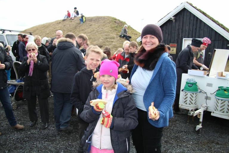 Frá grillveislu í Landnámsdýragarði.