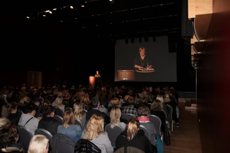Þórhildur Helga Þorleifsdóttir ræddi m.a. um hvernig ná megi góðum árangri úr teymisvinnu. Hún kall…