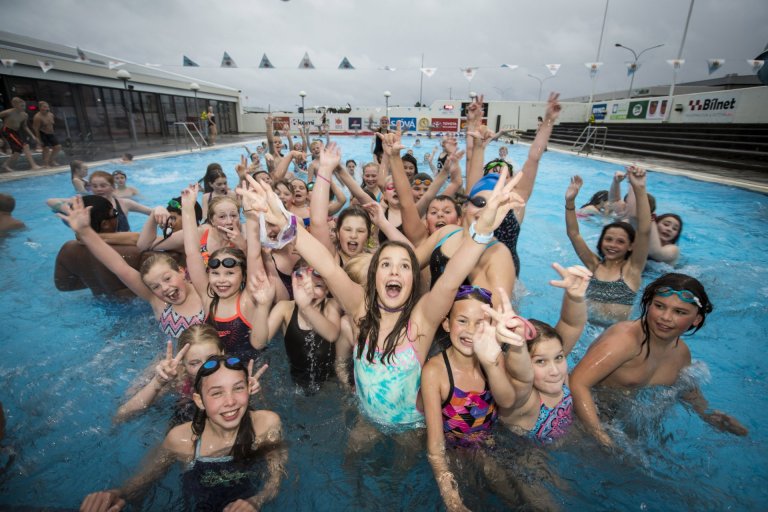 Gaman í sundlaugarpartý á Ljósanótt 2018. Ljósmynd: Víkurfréttir