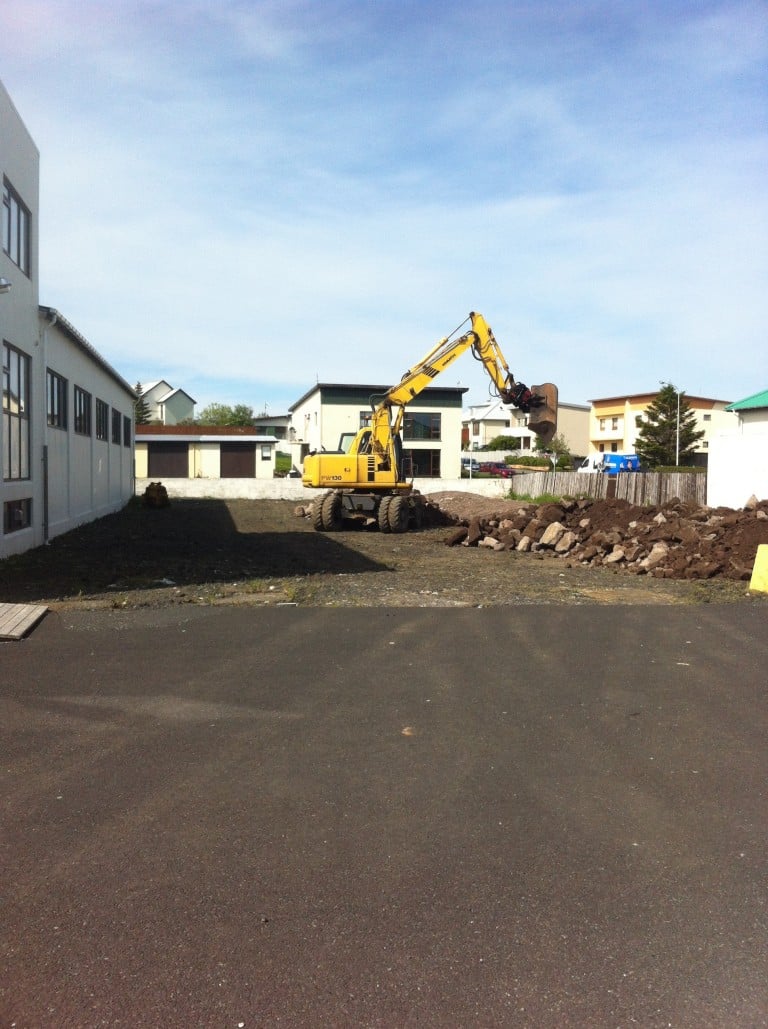 Frá framkvæmd við ungmennagarð.